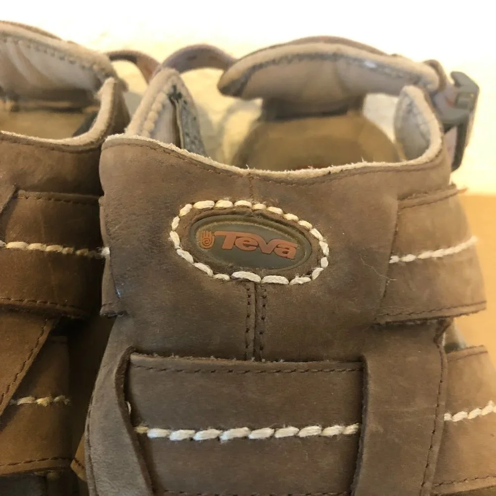 TEVA Sandals Men's Size 9 Brown Tan Leather Stitching Pattern F10004L Hiking